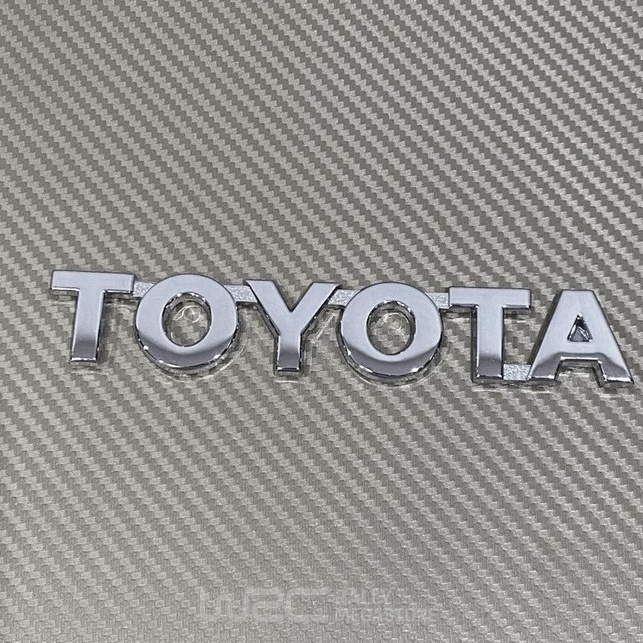 EMBLEME 3D CHROME AUTOCOLLANTE TOYOTA